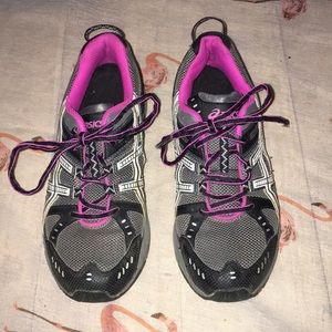 💗🖤ASICS size 9 1/2 running shoes